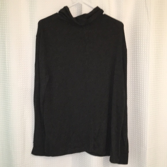 STARS ABOVE - Super soft long sleeved loose turtleneck Sweater. Size: Medium - Picture 6 of 6